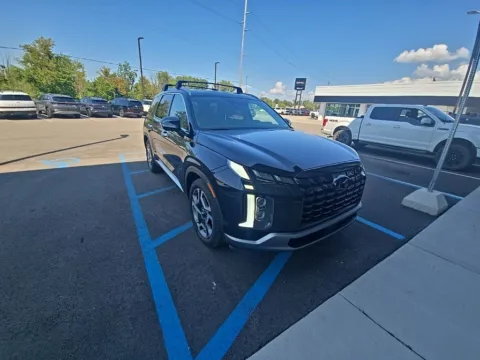 Photos of 2023 Hyundai Palisade SEL for sale in Holland, MI at Zeigler Nissan of Holland