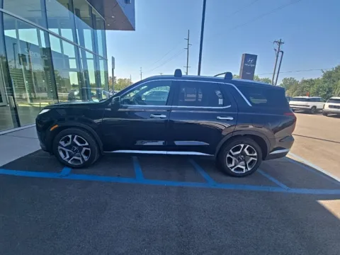 More photos of 2023 Hyundai Palisade SEL at Zeigler Nissan of Holland, MI