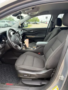 More photos of 2019 GMC Acadia SLE-2 at Zeigler Nissan of Holland, MI