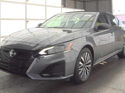 Gray 2024 Nissan Altima 2.5 SV for sale in Holland, MI