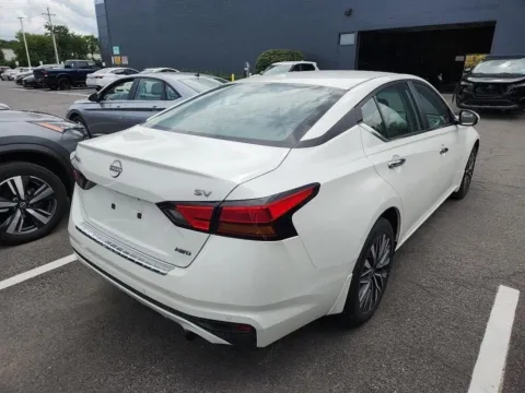 More photos of 2023 Nissan Altima 2.5 SV at Zeigler Nissan of Holland, MI