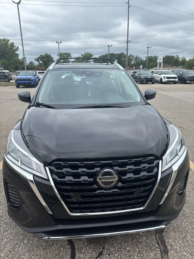 Black 2021 Nissan Kicks SV for sale in Holland, MI