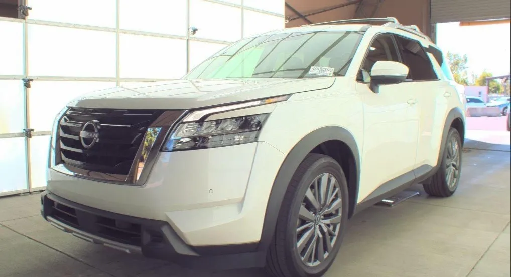 White 2023 Nissan Pathfinder SL for sale in Holland, MI