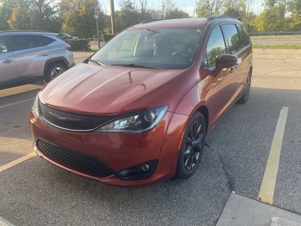 2018 Chrysler Pacifica Touring L for sale in Holland, MI