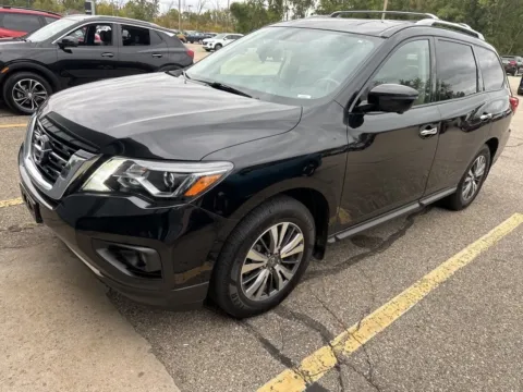 Black 2020 Nissan Pathfinder SL for sale in Holland, MI