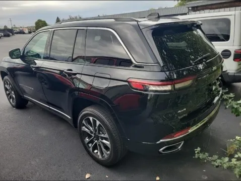 More photos of 2024 Nissan Murano SV at Zeigler Nissan of Holland, MI