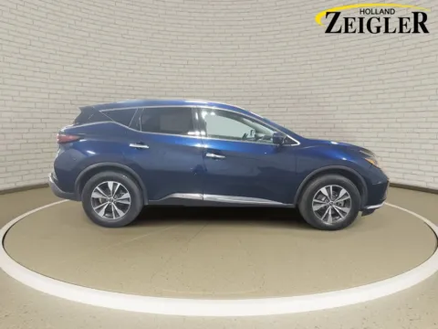 More photos of 2023 Nissan Murano SV at Zeigler Nissan of Holland, MI