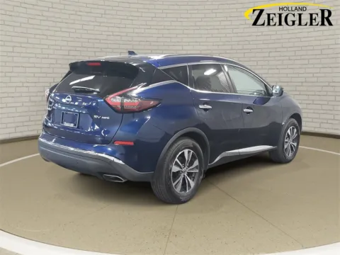 More photos of 2023 Nissan Murano SV at Zeigler Nissan of Holland, MI