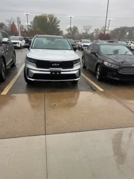 Silver 2022 Kia Sorento S for sale in Holland, MI