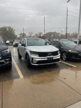 Photos of 2022 Kia Sorento S for sale in Holland, MI at Zeigler Nissan of Holland