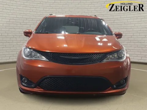 Photos of 2018 Chrysler Pacifica Touring L for sale in Holland, MI at Zeigler Nissan of Holland