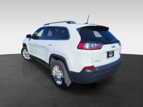 More photos of 2019 Jeep Cherokee Latitude at Platinum Auto Plaza, KS