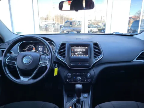 More photos of 2019 Jeep Cherokee Latitude at Platinum Auto Plaza, KS