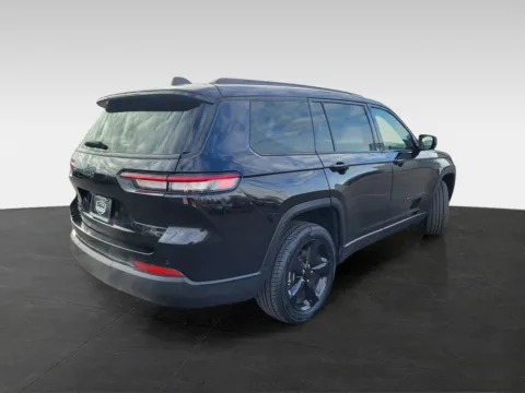 More photos of 2023 Jeep Grand Cherokee L Altitude at Platinum Auto Plaza, KS
