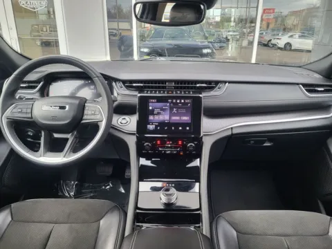 More photos of 2023 Jeep Grand Cherokee L Altitude at Platinum Auto Plaza, KS