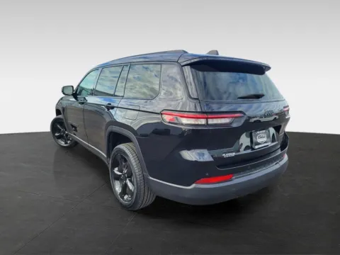 More photos of 2023 Jeep Grand Cherokee L Altitude at Platinum Auto Plaza, KS