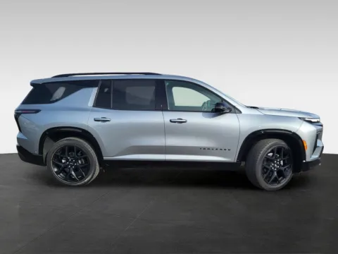 More photos of 2024 Chevrolet Traverse FWD RS at Platinum Auto Plaza, KS