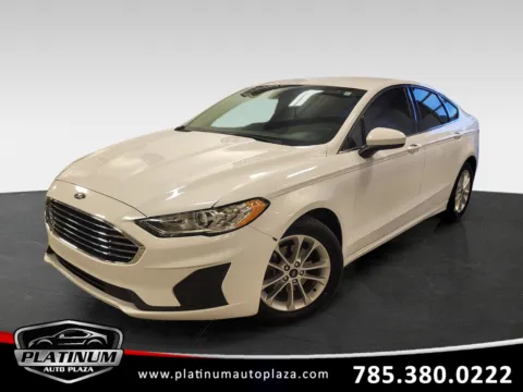 White 2020 Ford Fusion SE for sale in Topeka, KS