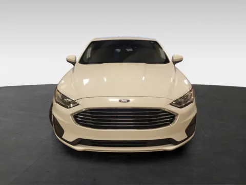 Photos of 2020 Ford Fusion SE for sale in Topeka, KS at Platinum Auto Plaza
