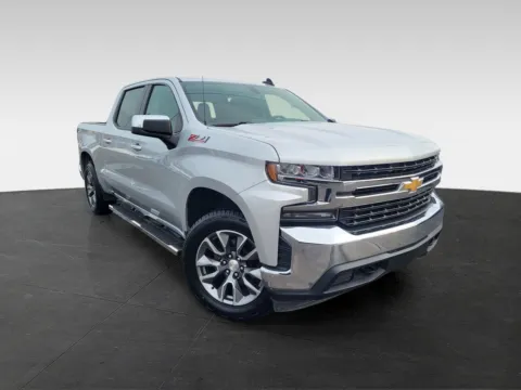 Photos of 2020 Chevrolet Silverado 1500 LT for sale in Topeka, KS at Platinum Auto Plaza