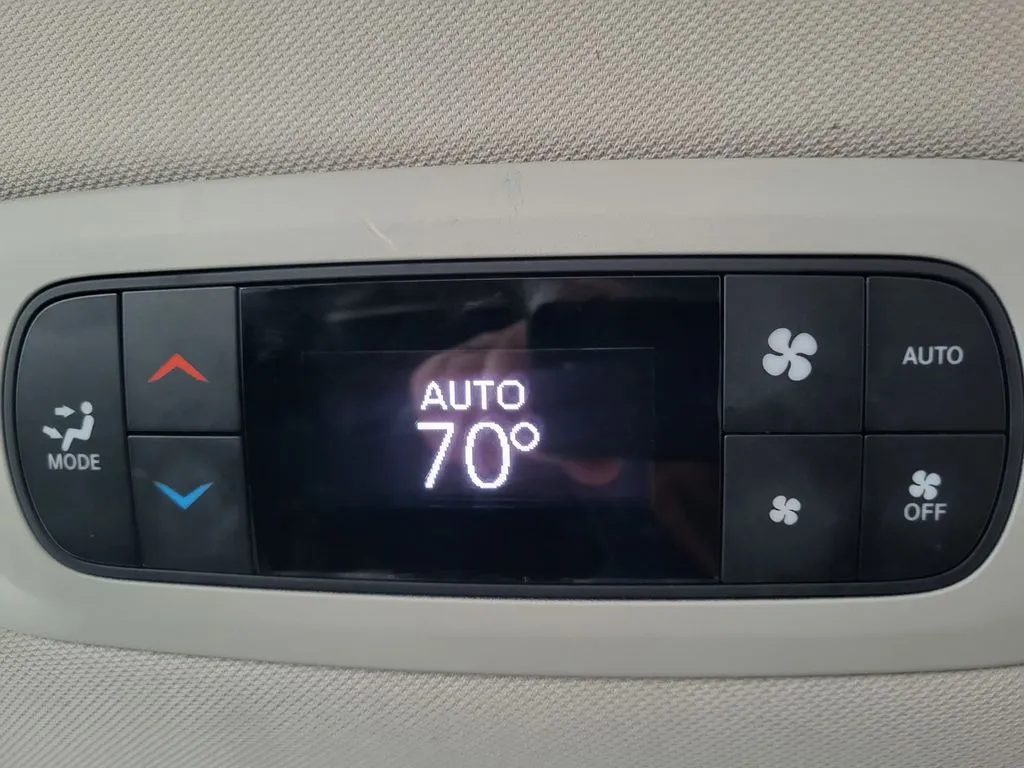 2023 Chrysler Pacifica Touring L - Photo 44