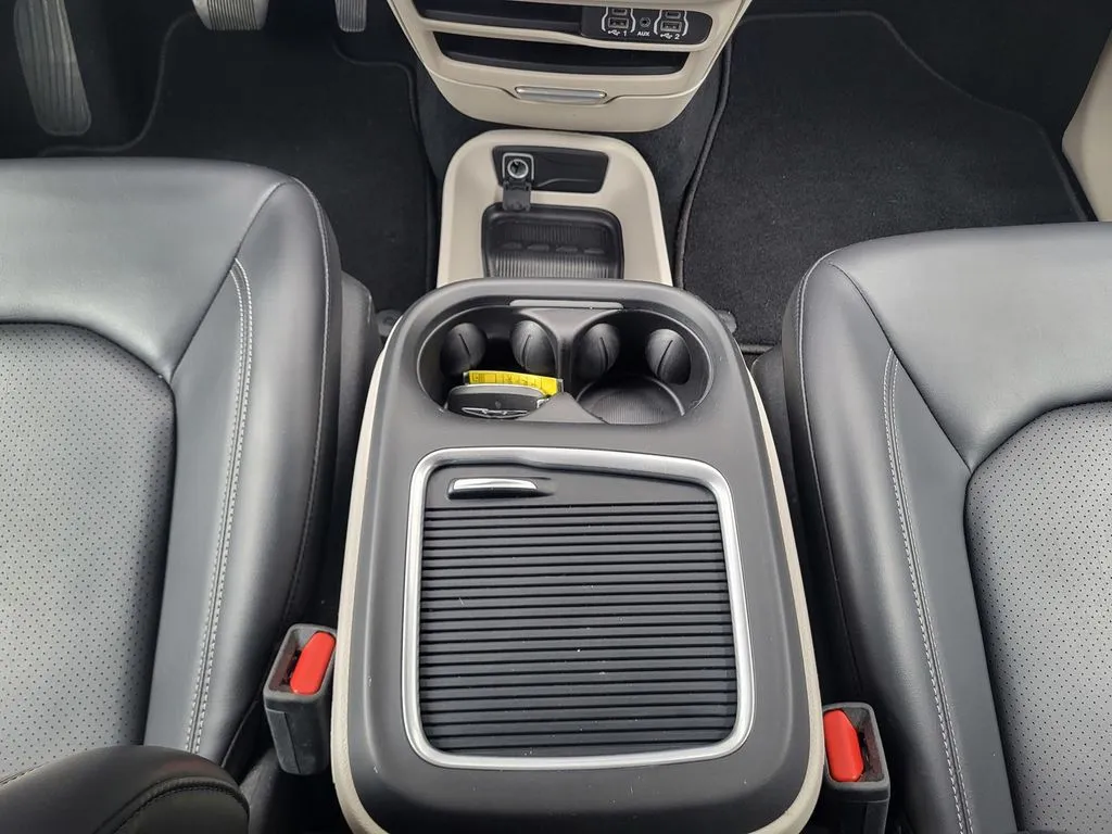 2023 Chrysler Pacifica Touring L - Photo 45
