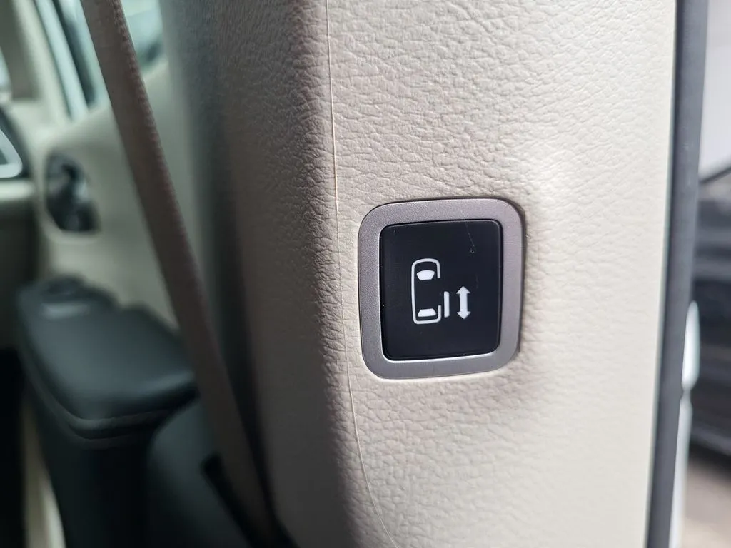 2023 Chrysler Pacifica Touring L - Photo 43