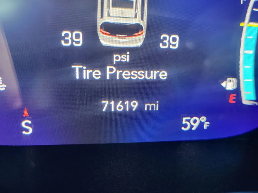 2023 Chrysler Pacifica Touring L - Photo 12