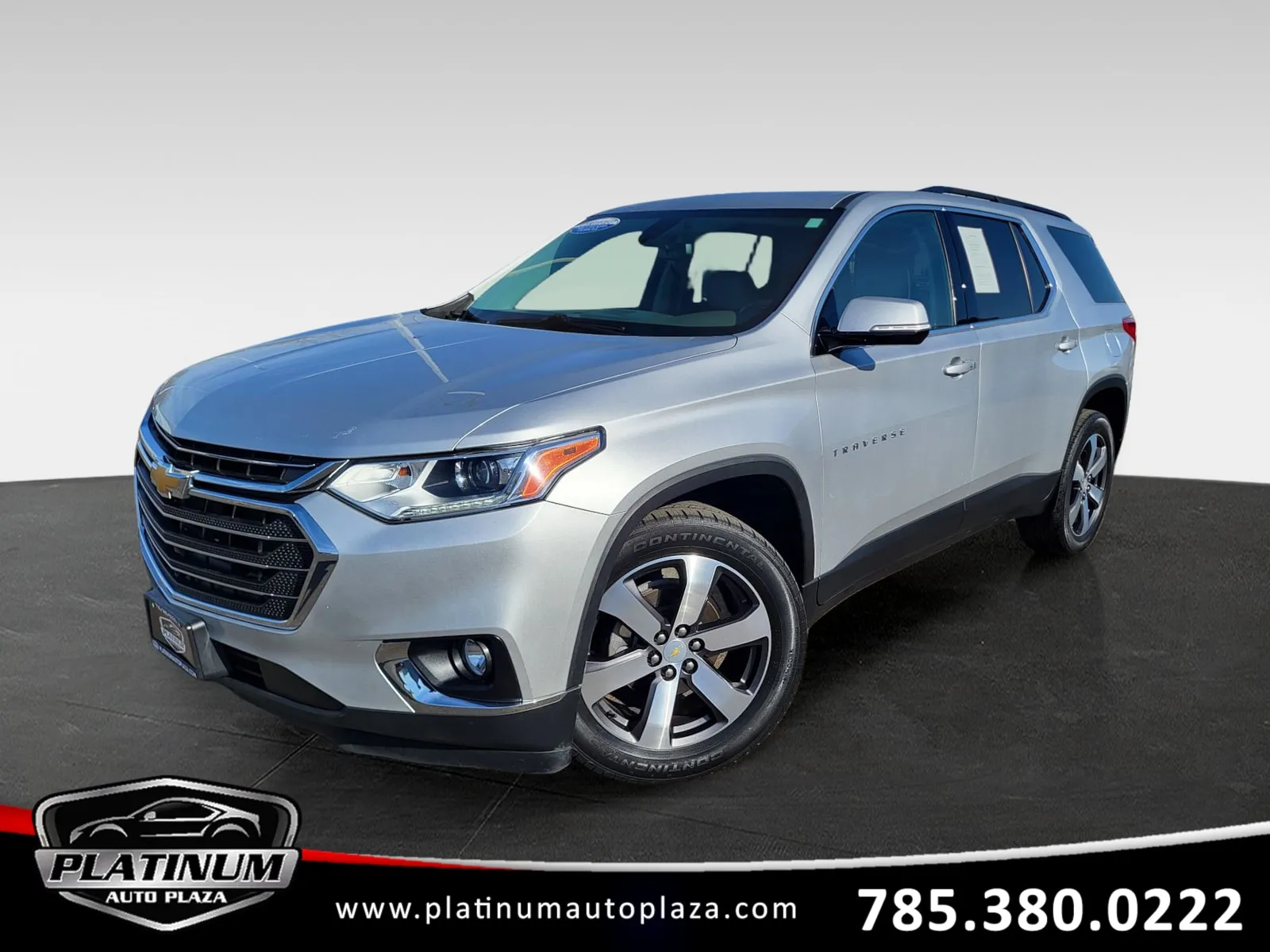 Silver 2019 Chevrolet Traverse LT Leather for sale in Topeka, KS