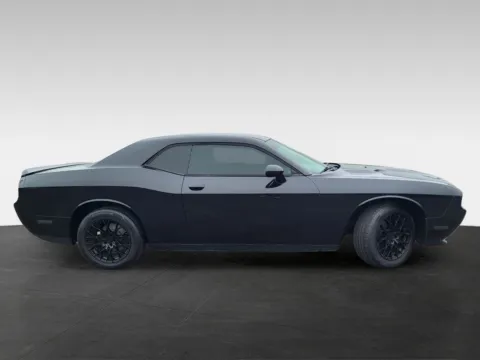 More photos of 2011 Dodge Challenger at Platinum Auto Plaza, KS