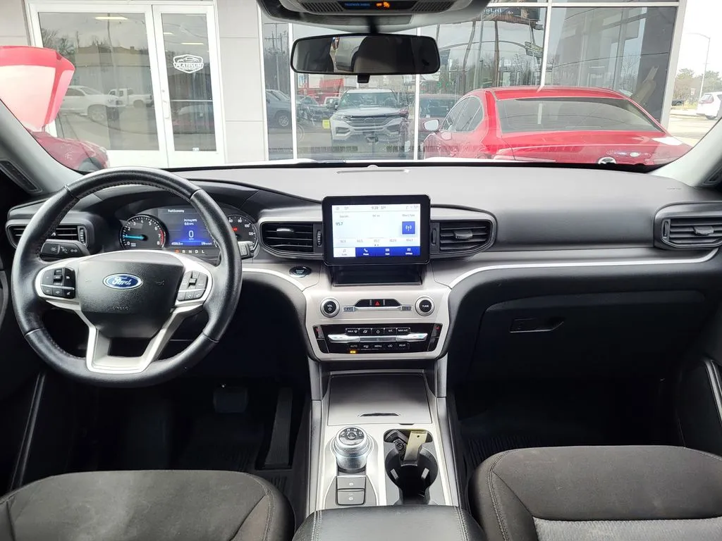 2023 Ford Explorer XLT - Photo 7
