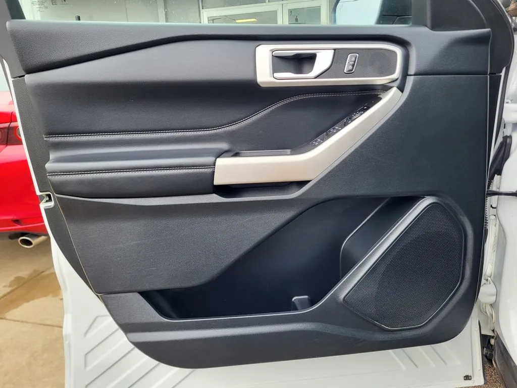 2023 Ford Explorer XLT - Photo 32