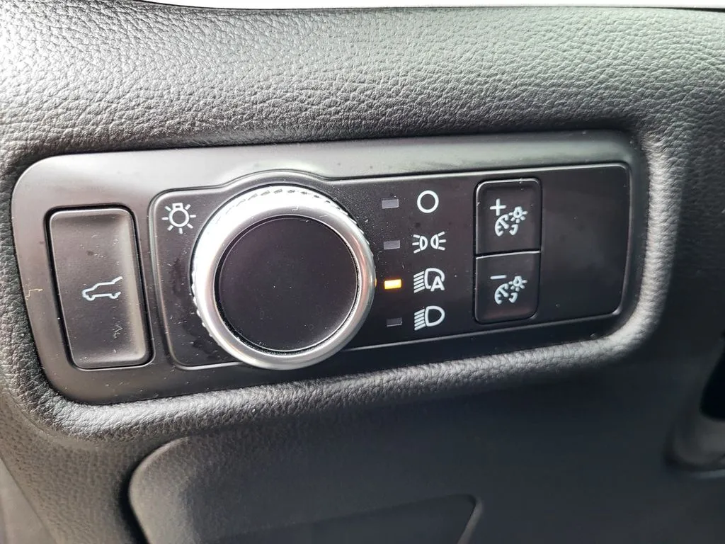 2023 Ford Explorer XLT - Photo 42