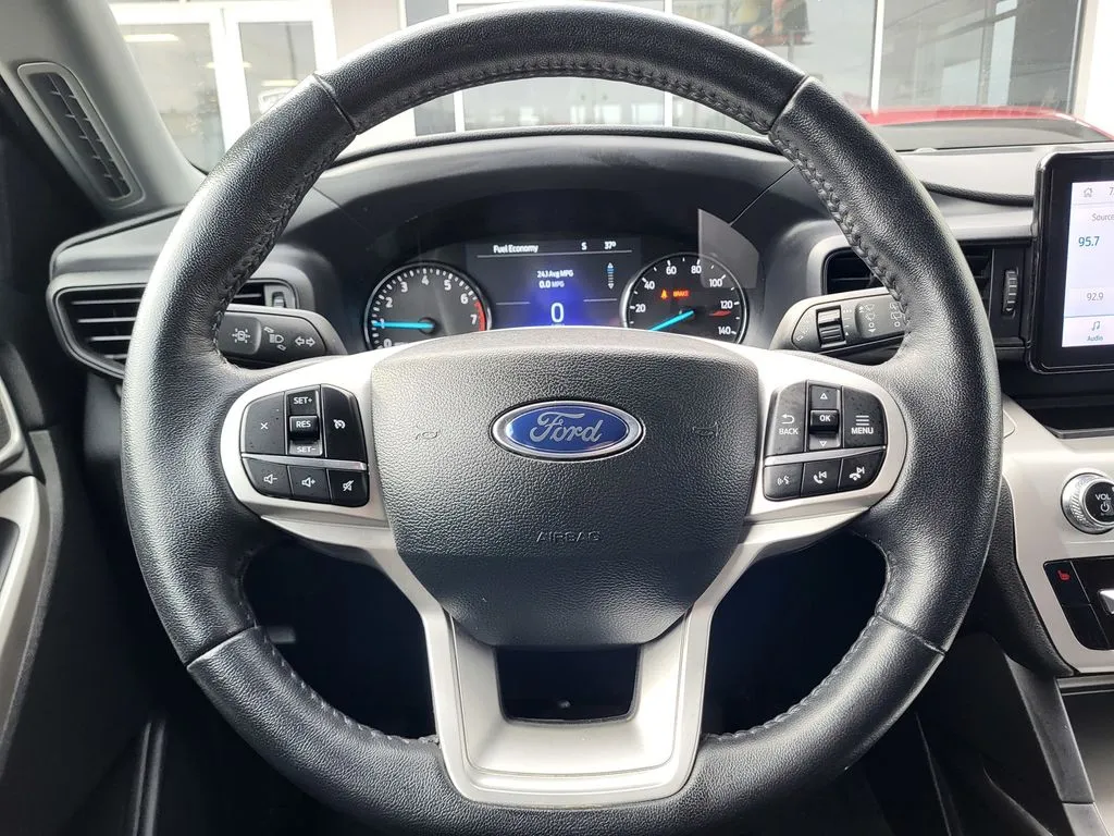 2023 Ford Explorer XLT - Photo 8