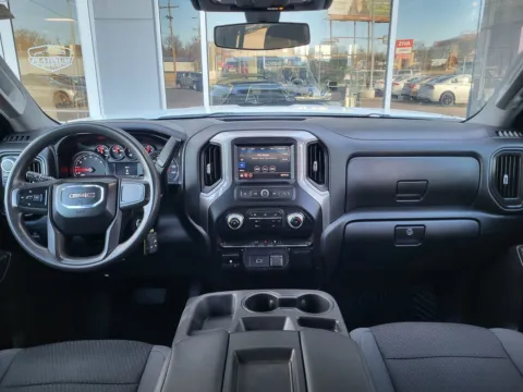 More photos of 2020 GMC Sierra 2500HD at Platinum Auto Plaza, KS