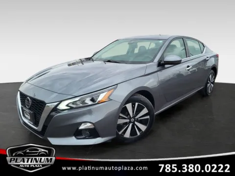 Gray 2020 Nissan Altima 2.5 SV for sale in Topeka, KS