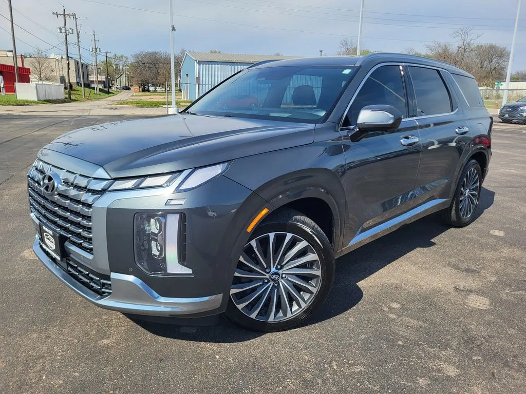 Gray 2023 Hyundai Palisade Calligraphy for sale in Topeka, KS