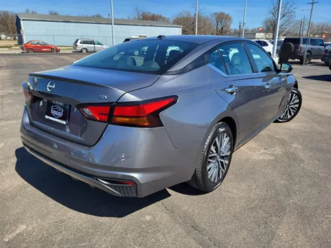 More photos of 2024 Nissan Altima 2.5 SV at Platinum Auto Plaza, KS