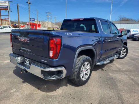 More photos of 2022 GMC Sierra 1500 Limited SLE at Platinum Auto Plaza, KS