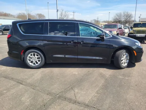More photos of 2024 Chrysler Pacifica Touring L at Platinum Auto Plaza, KS