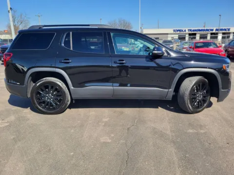 More photos of 2023 GMC Acadia SLT at Platinum Auto Plaza, KS