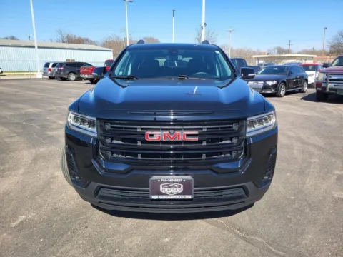 Photos of 2023 GMC Acadia SLT for sale in Topeka, KS at Platinum Auto Plaza