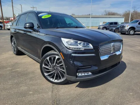 Another view of 2020 Lincoln Aviator Reserve for sale in Topeka, KS at Platinum Auto Plaza