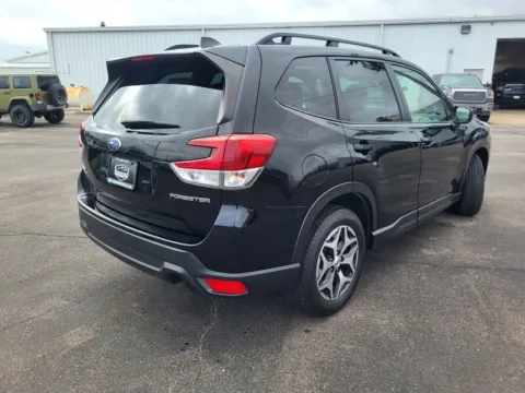 More photos of 2023 Subaru Forester Premium at Platinum Auto Plaza, KS