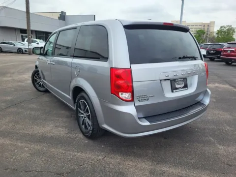 More photos of 2018 Dodge Grand Caravan SE at Platinum Auto Plaza, KS