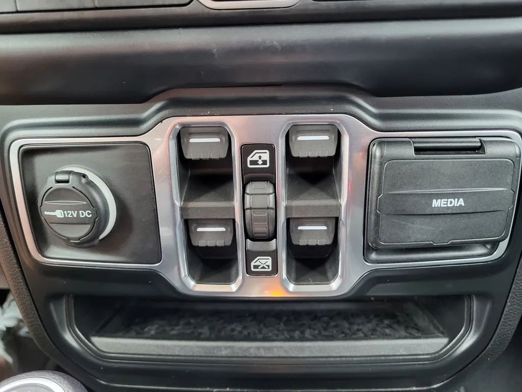 2020 Jeep Gladiator Sport S - Photo 22