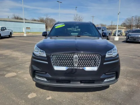 Photos of 2020 Lincoln Aviator Reserve for sale in Topeka, KS at Platinum Auto Plaza