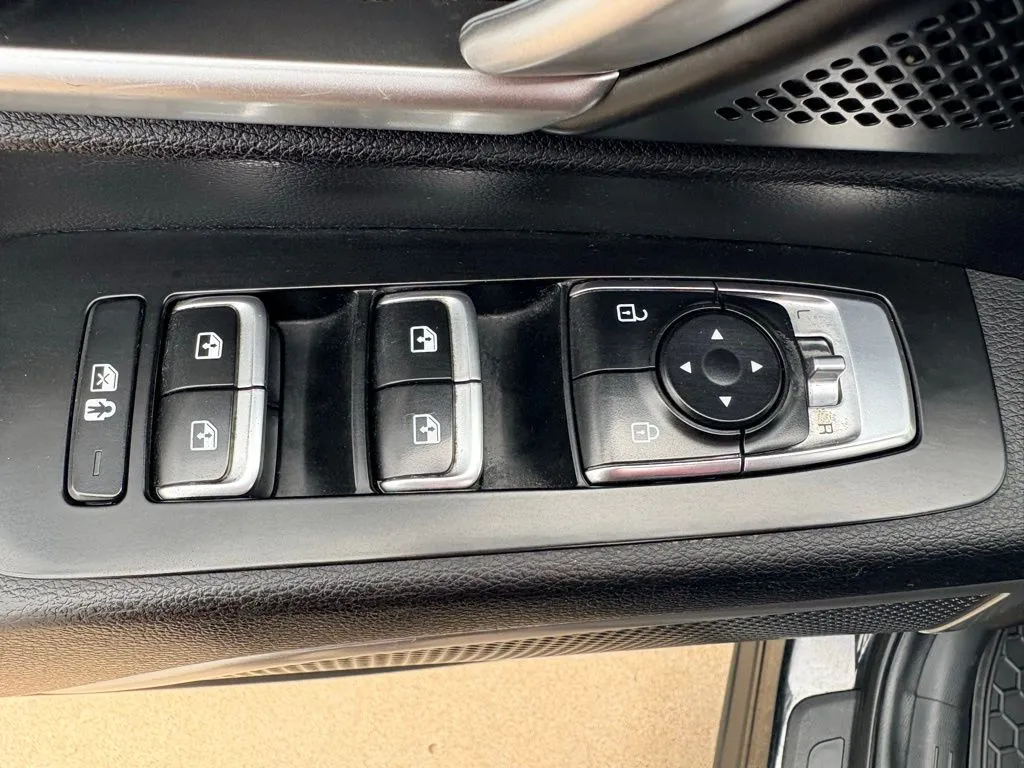 2022 Kia Telluride S - Photo 28