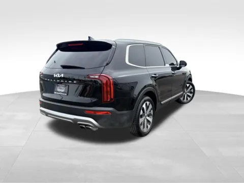 More photos of 2022 Kia Telluride S at Platinum Auto Plaza, KS