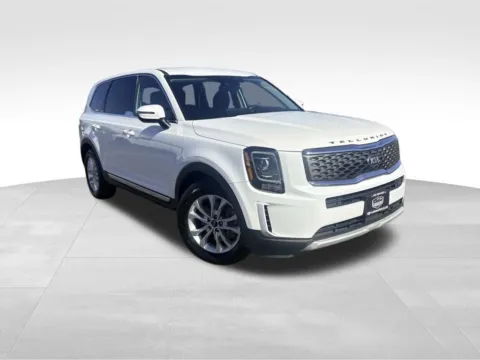 Photos of 2020 Kia Telluride LX for sale in Topeka, KS at Platinum Auto Plaza
